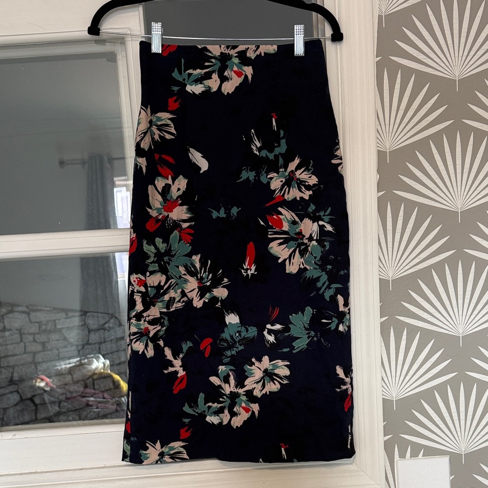 Chelsea28 Dark Floral Pencil Skirt